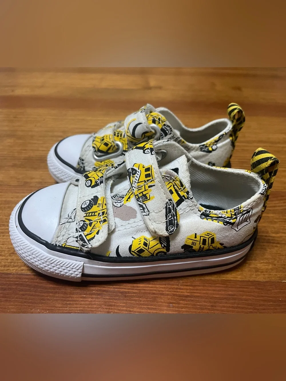 Converse Toddler White Canvas Sneakers w Yellow & Black Construction Vehicles